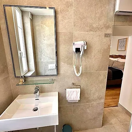 Zora Hotell